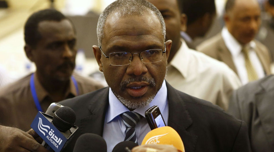 رئيس وزراء السودان يؤكد مشروعية مطالب المتظاهرين