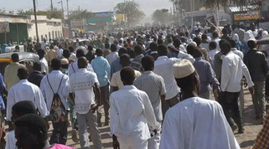 تظاهرات السودان تتجدد والشرطة تستخدم الغاز لتفريقها