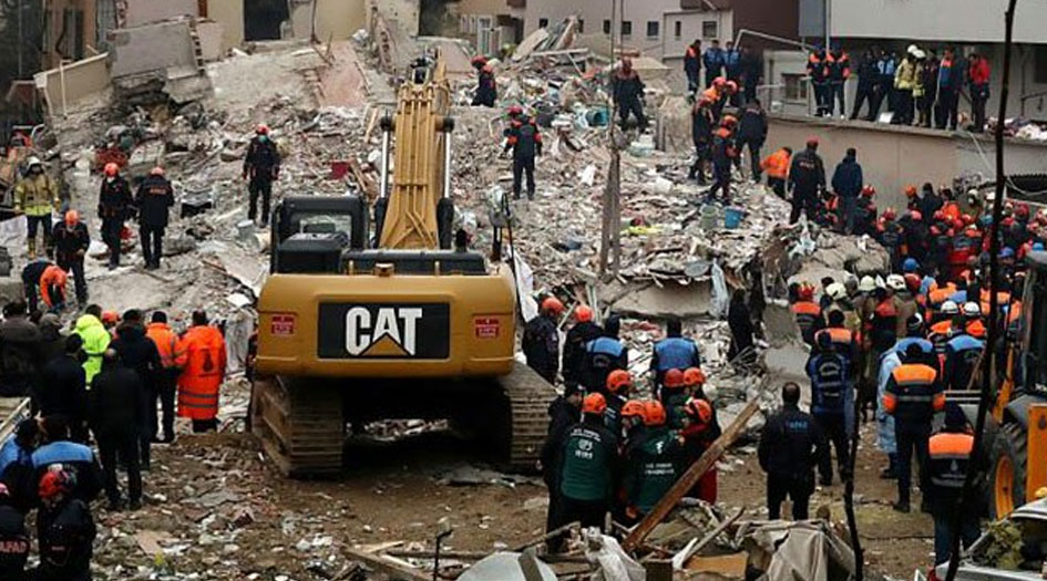 إرتفاع ضحايا انهيار مبنى في اسطنبول الى17 قتيلا