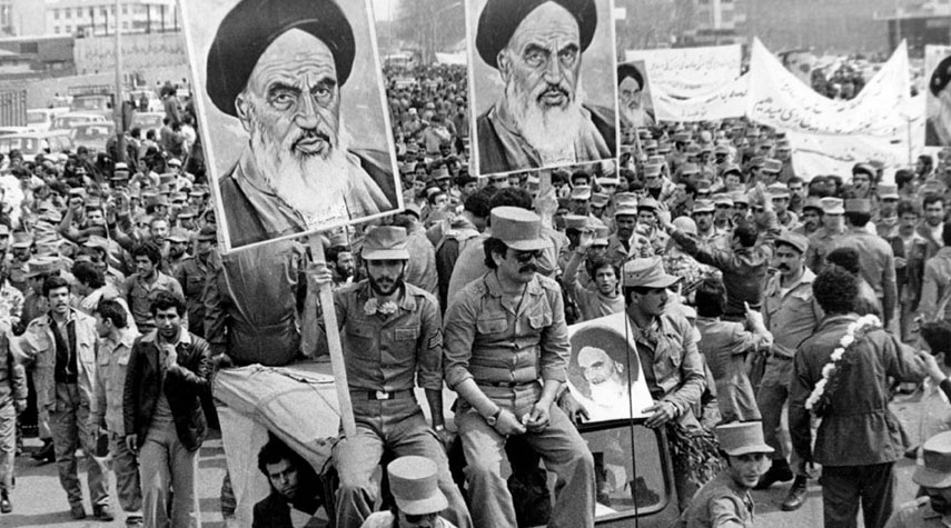 ما هو رمز "الثلاثية" التي أدت إلى إنتصار الثورة الاسلامية؟