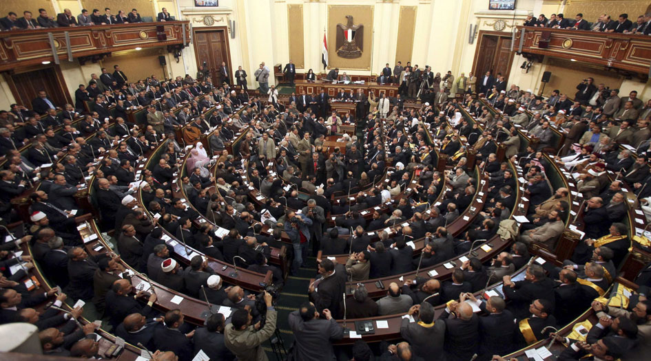 البرلمان المصري يوافق مبدئياً على تعديل الدستور