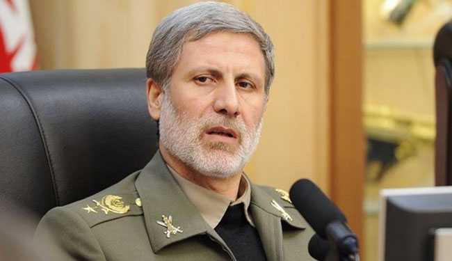 وزير الدفاع يؤكد ترتيب برامج ايران الدفاعية وفقا لبيان قائد الثورة