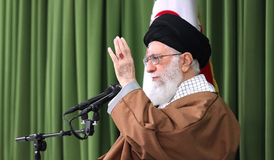 قائد الثورة: توجه واسع نحو الحياة الاسلامية وإيران محط الأنظار