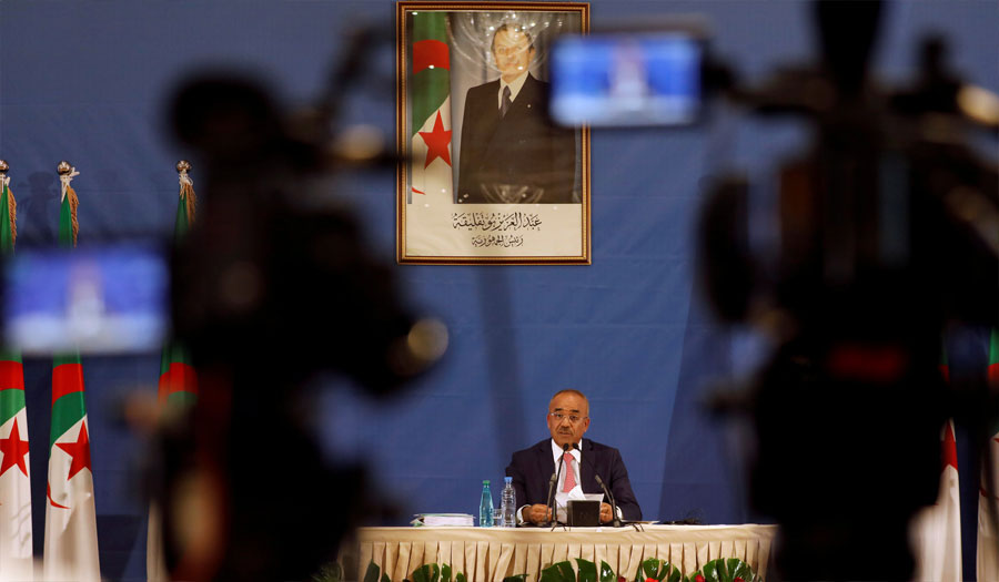 تعيين وزير الداخلية الجزائرية بدوي رئيسا للحكومة 