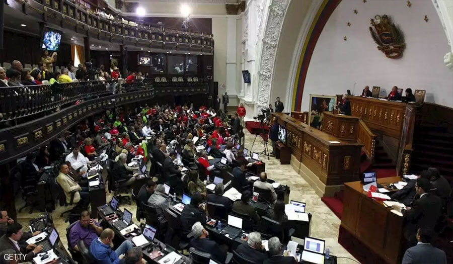 برلمان فنزويلا يعلن حالة الطوارئ بطلب من غوايدو