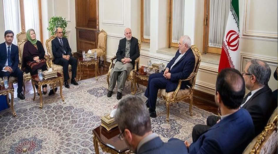 ظريف يؤكد سعي ايران لمساعدة افغانستان حكومة وشعبا
