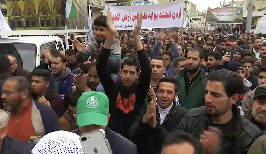 الأردنيون في شوارع عمان: الشعب يريد تحرير فلسطين 