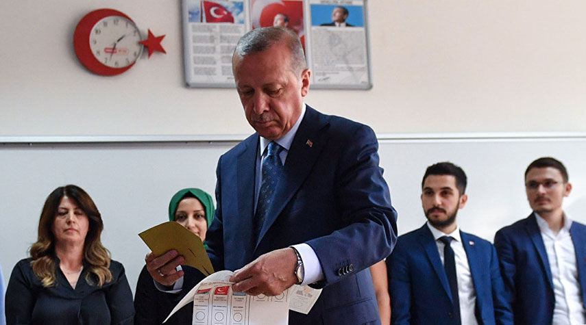 حزب أردوغان: اكتشفنا تناقضا في محاضر الاقتراع وجداول فرز الأصوات
