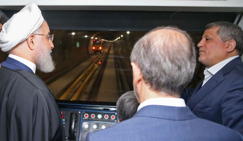 الرئيس روحاني يفتتح خطا جديدا من مترو طهران 