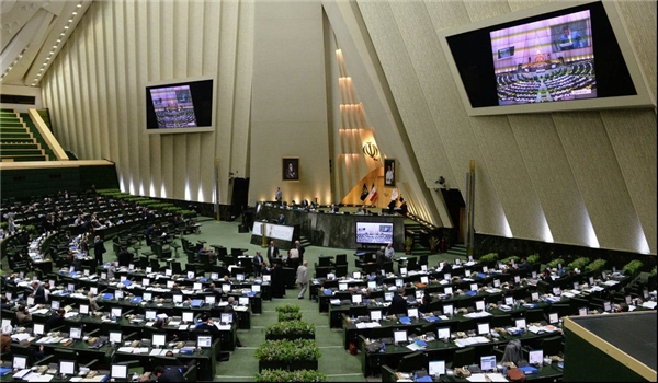 البرلمان الايراني يعلن دعمه لحرس الثورة الاسلامية