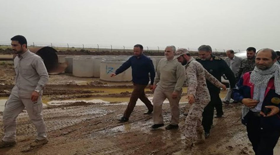قاسم سليماني يتفقد مناطق السيول في خوزستان جنوب غرب ايران