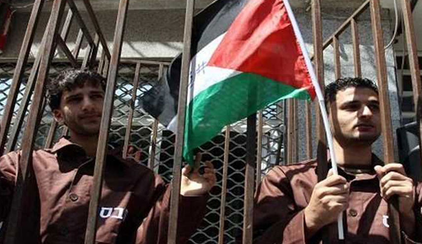 الاسرى الفلسطينيون يدخلون باضراب مفتوح عن الطعام 