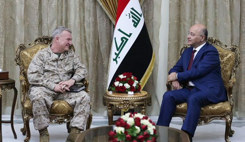 الرئيس العراقي يلتقي قائد القوات الاميركية الارهابية في المنطقة 