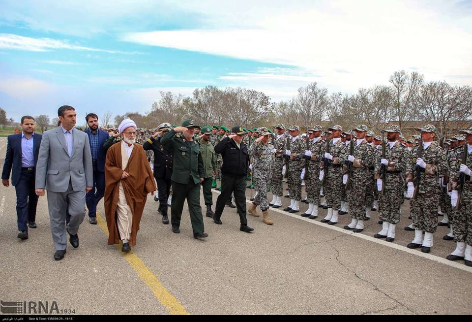 بالصور ...استعراضات عسكرية في مختلف المحافظات الإيرانية بمناسبة يوم الجيش