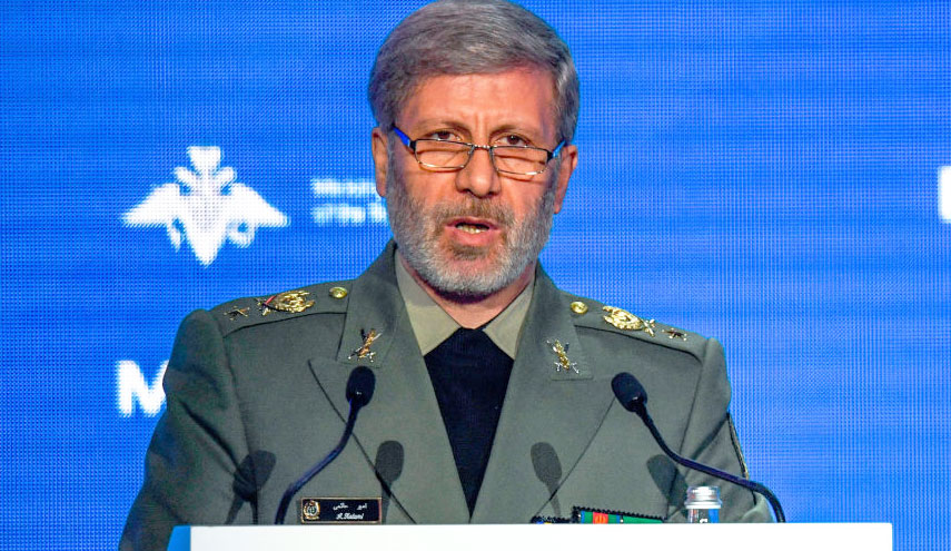 وزير الدفاع الإيراني يؤكد ضرورة مكافحة الترامبية في العالم 