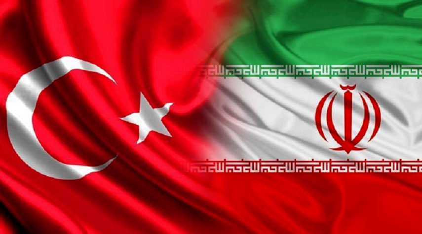 تركيا: نسعى لإقناع واشنطن بالسماح بواردات نفط إيرانية