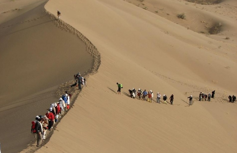 ملتقى صحراء لوط السياحي الدولي يبدأ في بيرجند
