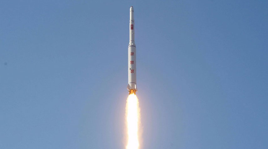 كوريا الشمالية تؤكد اختبار صواريخ بعيدة المدى