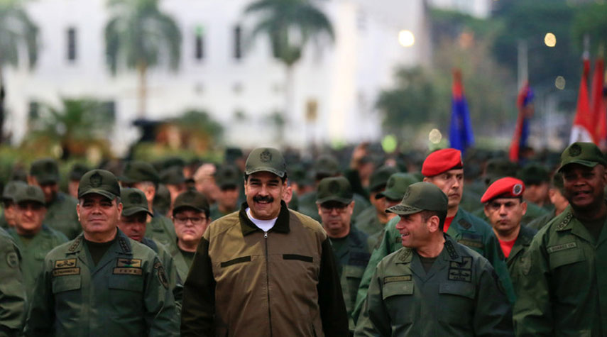 مادورو يدعو العسكريين إلى الاستعداد للدفاع عن وطنهم ضد هجوم أميركي