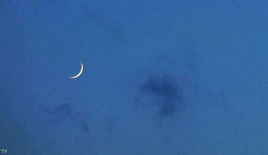 مسؤول: صعوبة رؤية هلال شهر رمضان مساء اليوم في ايران 