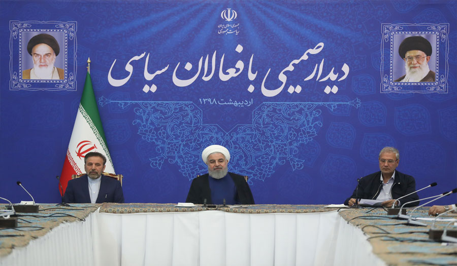 الرئيس روحاني يؤكد على الوحدة والتكاتف لمواجهة الضغط الأمريكي 
