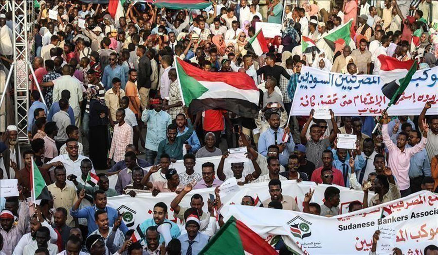 "المهنيين السودانيين": السلطة المدنية قرار الشعب