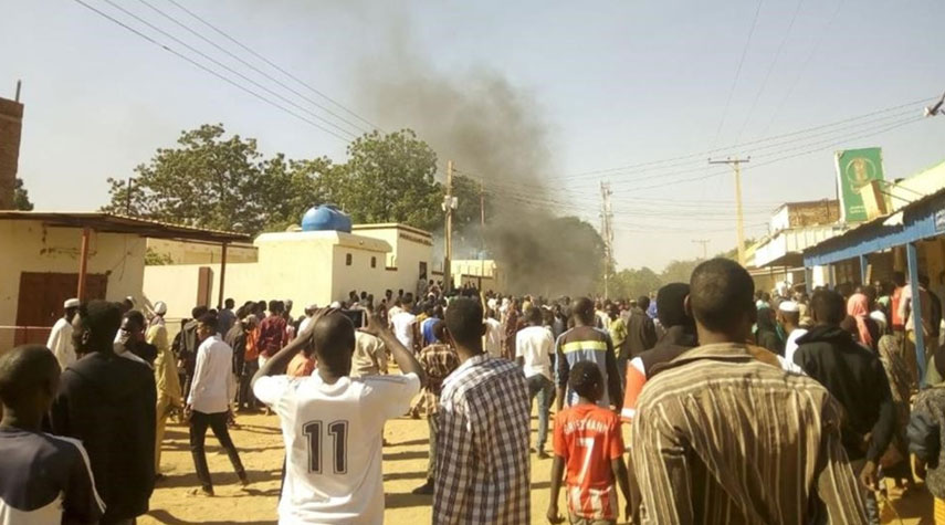 قوات الدعم السريع السودانية تفرق المتظاهرين في الخرطوم