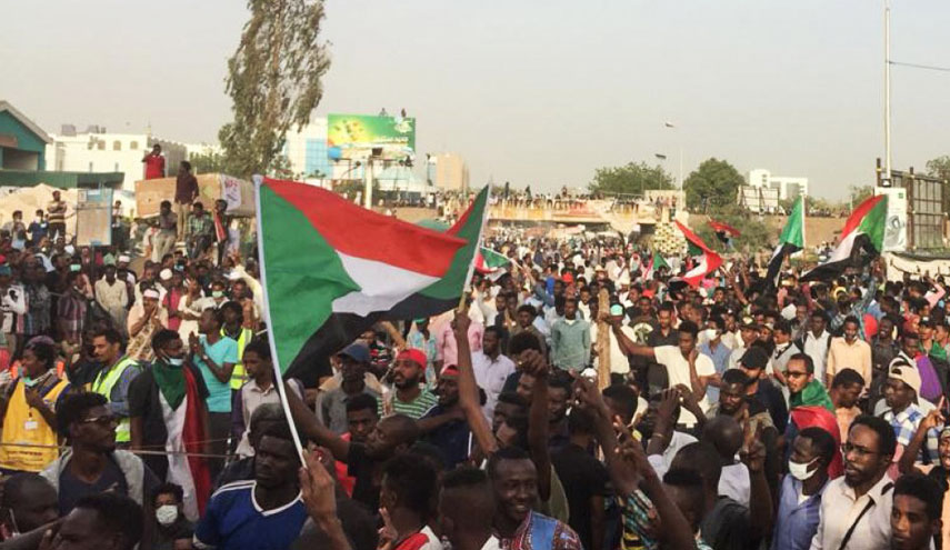تعليق التفاوض بين العسكريين وقادة الاحتجاج في السودان 