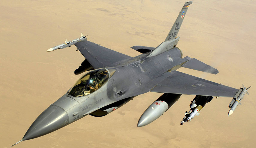 تحطم طائرة حربية من طراز "إف 16" في كاليفورنيا 