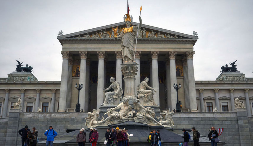 البرلمان النمساوي يسحب الثقة من حكومة المستشار سيباستيان كورتز
