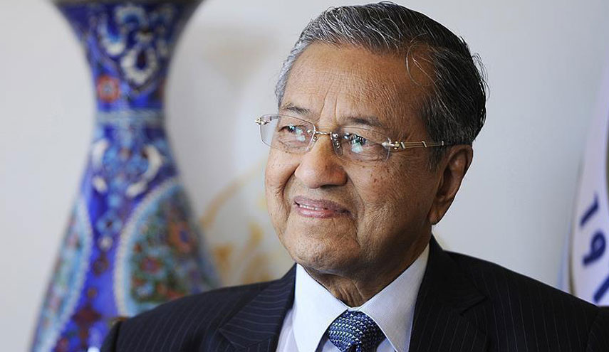 رئيس وزراء ماليزيا يتحدى ترامب في أزمة هواوي