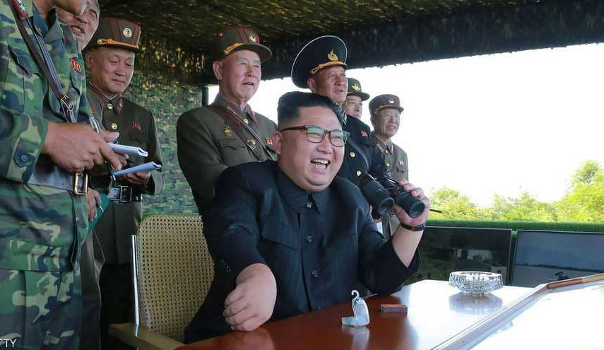 زعيم كوريا الشمالية يزور مواقع لتصنيع منصات إطلاق صواريخ 