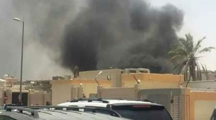 القوات اليمنية تستهدف مرابض مقاتلات مطار جيزان جنوب السعودية