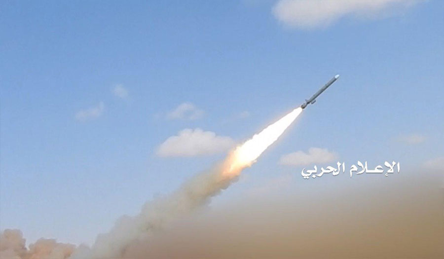 صواريخ زلزال-1 تستهدف تجمعات العدوان السعودي في عسير 
