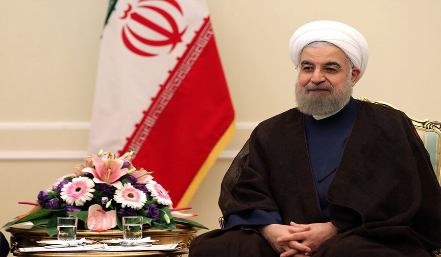 الرئيس روحاني يهنئ بيوم روسيا الوطني