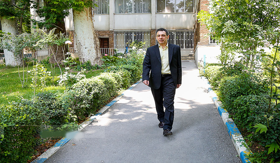 إيران: الإفراج عن «نزار زكا» جاء بناء على طلب «عون» ووساطة السيد نصرالله