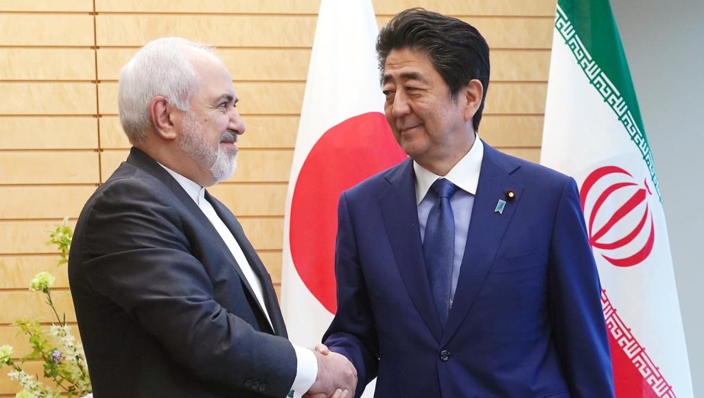 رئيس الوزراء الياباني يصل الى طهران