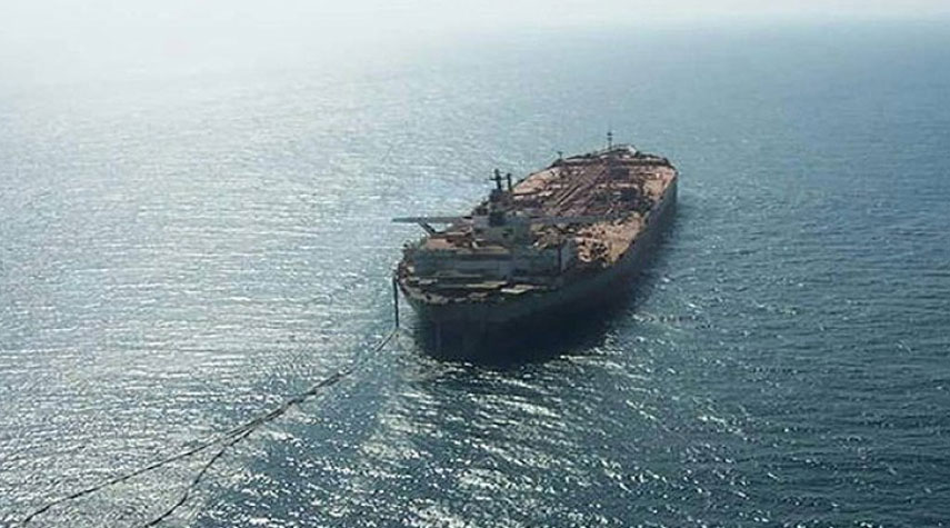 إنقاذ 44 بحارا من ناقلتي النفط في بحر عمان