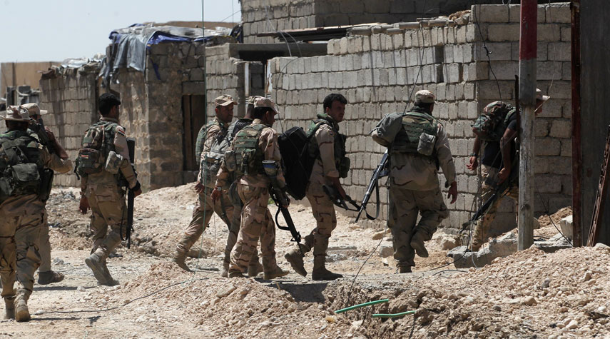القوات العراقية تدمر مضافات وأوكار لداعش في الانبار