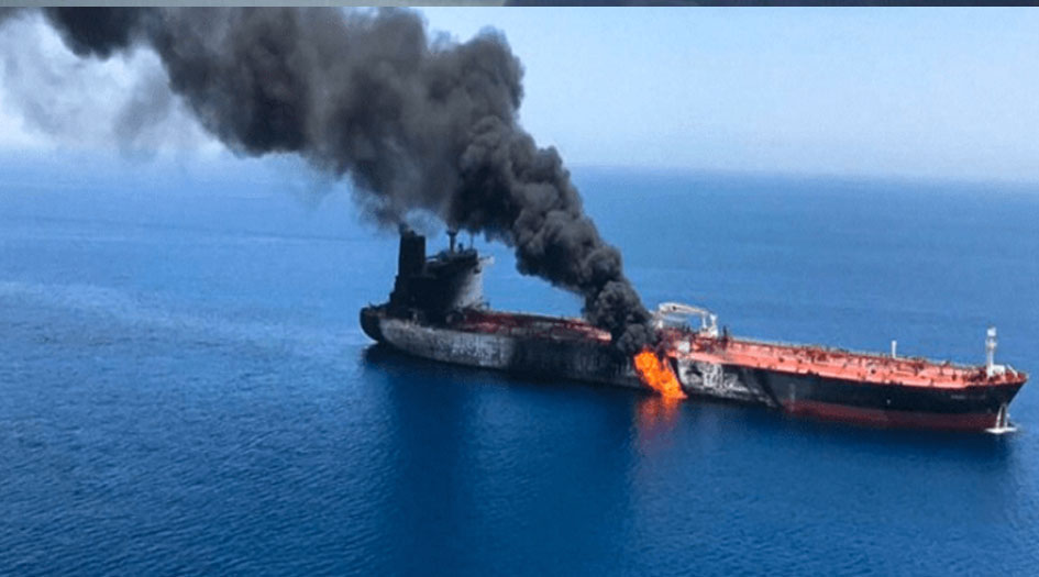 لماذا توجه أصابع الإتهام لأمريكا بشأن حادث ناقلتي النفط في بحر عمان؟