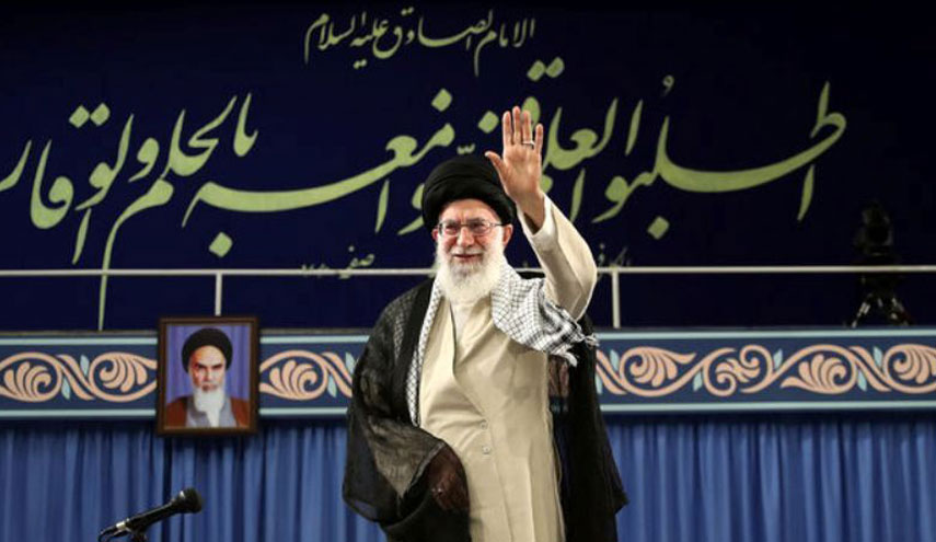 قائد الثورة: إيران لن تتراجع أمام الحظر الأمريكي القاسي 