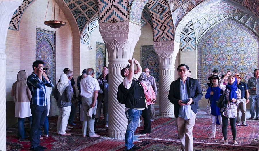 طهران تلغي تأشيرة السفر للسياح الصينيين