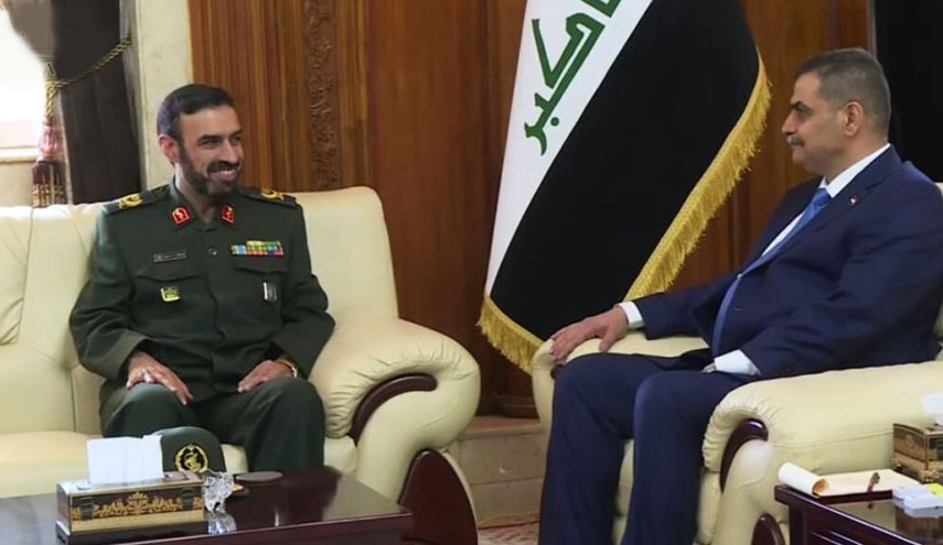 وزير دفاع العراق يؤكد ضرورة تعزيز العلاقات مع ايران 