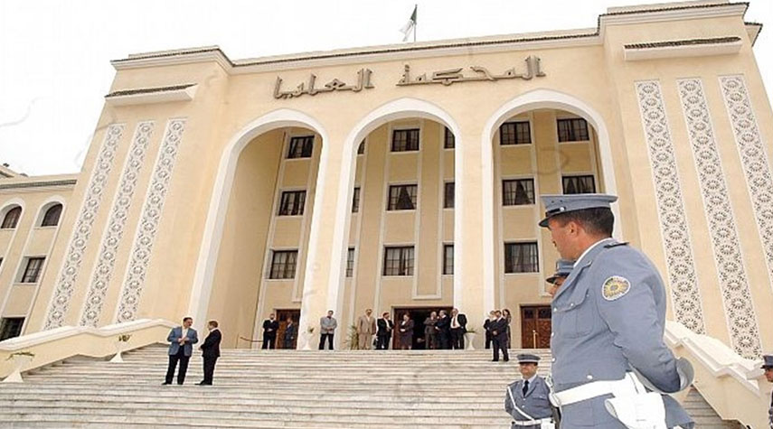 محكمة جزائرية تقرر سجن نجل رئيس الحكومة السابق