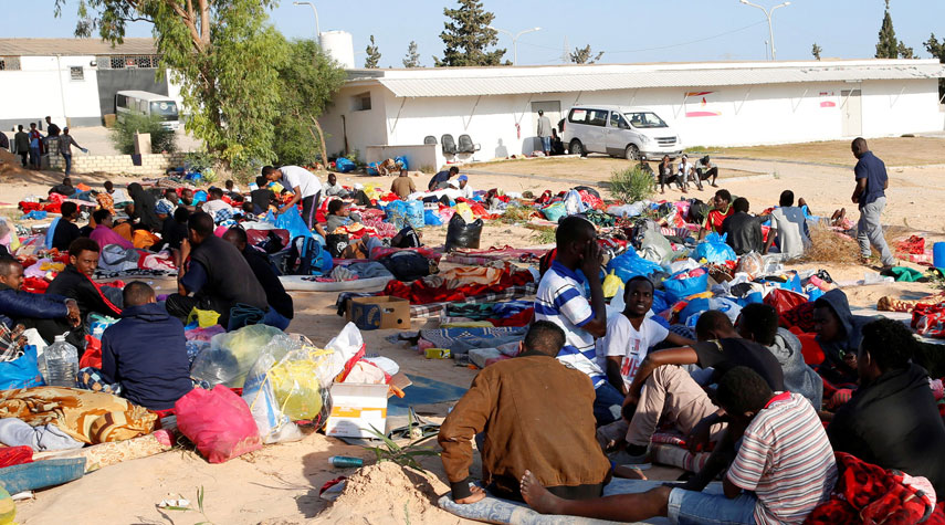 ليبيا تتهم الإمارات باستهداف مركز ايواء المهاجرين في طرابلس
