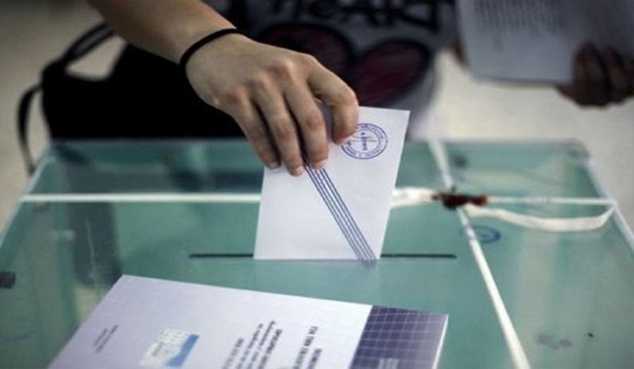اليونانيون يدلون بأصواتهم في الانتخابات البرلمانية المبكرة