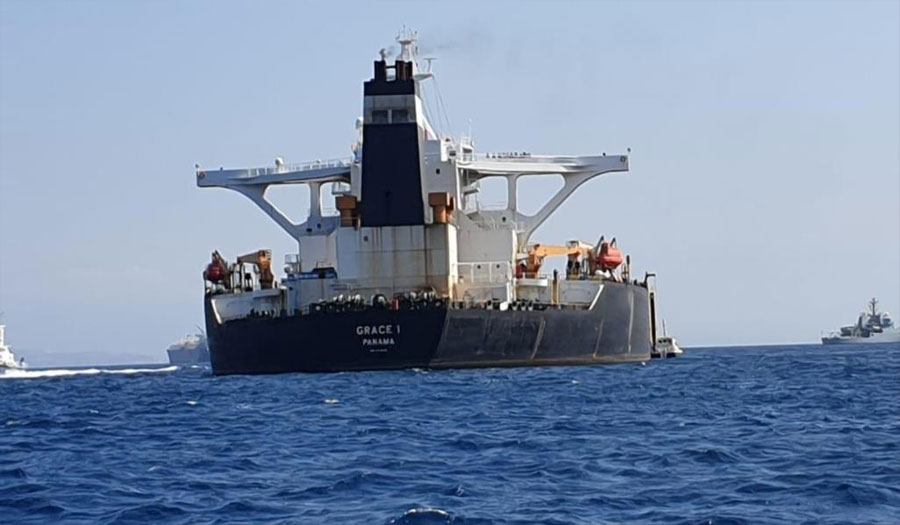 عراقجي: ناقلة النفط كانت في المياه الدولية واحتجازها قرصنة