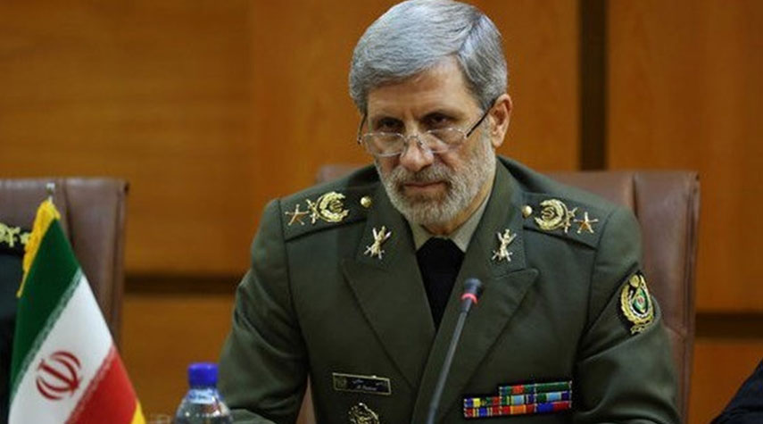 وزير الدفاع الايراني يعزي بمصرع عدد من ضباط البحرية الروسية
