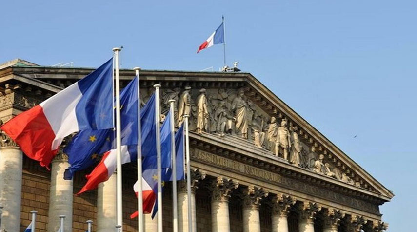 فرنسا تطالب واشنطن برفع الحظر عن ايران