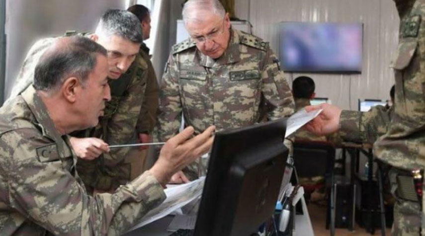 قادة عسكريون أتراك يبحثون عملية محتملة في سوريا